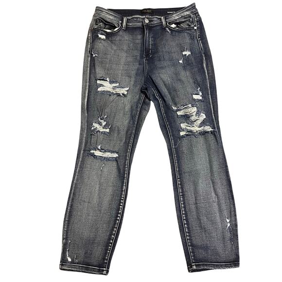 Judy Blue High Rise Distressed Boyfriend Jean.  Size 15/32 - Picture 1 of 7